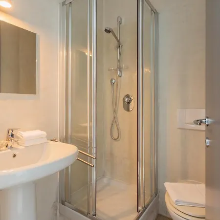 Sasso On By Rent * Sala Comacina