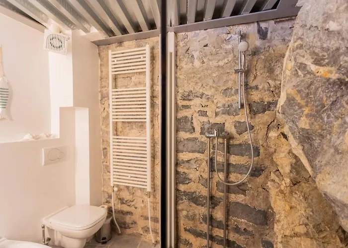 Sasso On By Rent Sala Comacina