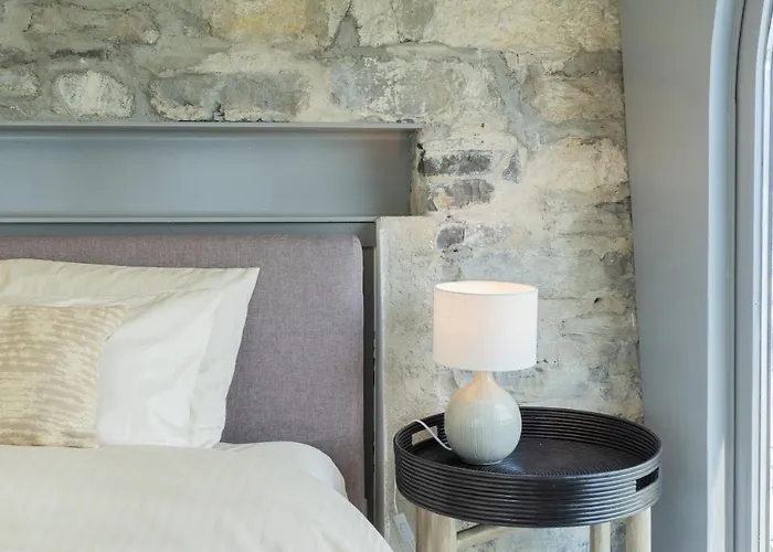 Sasso On By Rent Sala Comacina