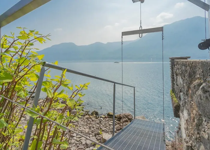 Sasso On By Rent Sala Comacina