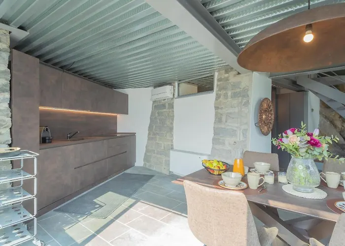 Sasso On By Rent Sala Comacina