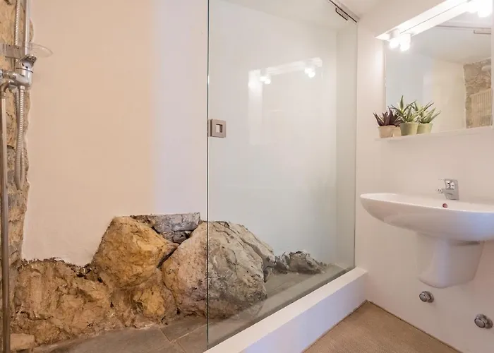 Sasso On By Rent Sala Comacina