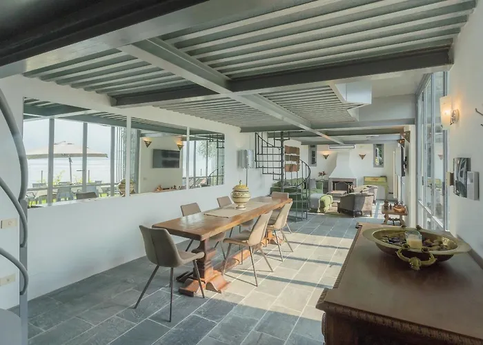 Vila Sasso On By Rent