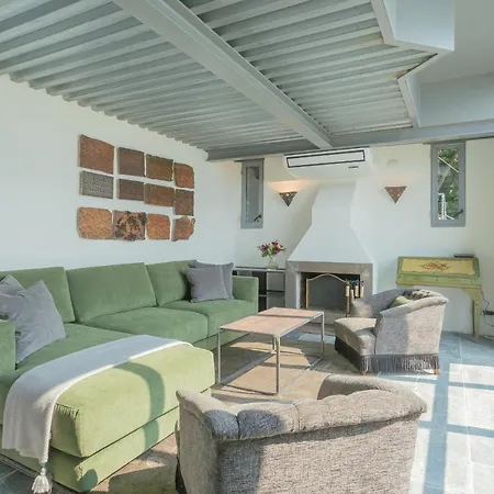 Villa Sasso On By Rent