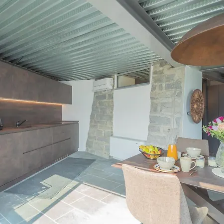 Sasso On By Rent Sala Comacina